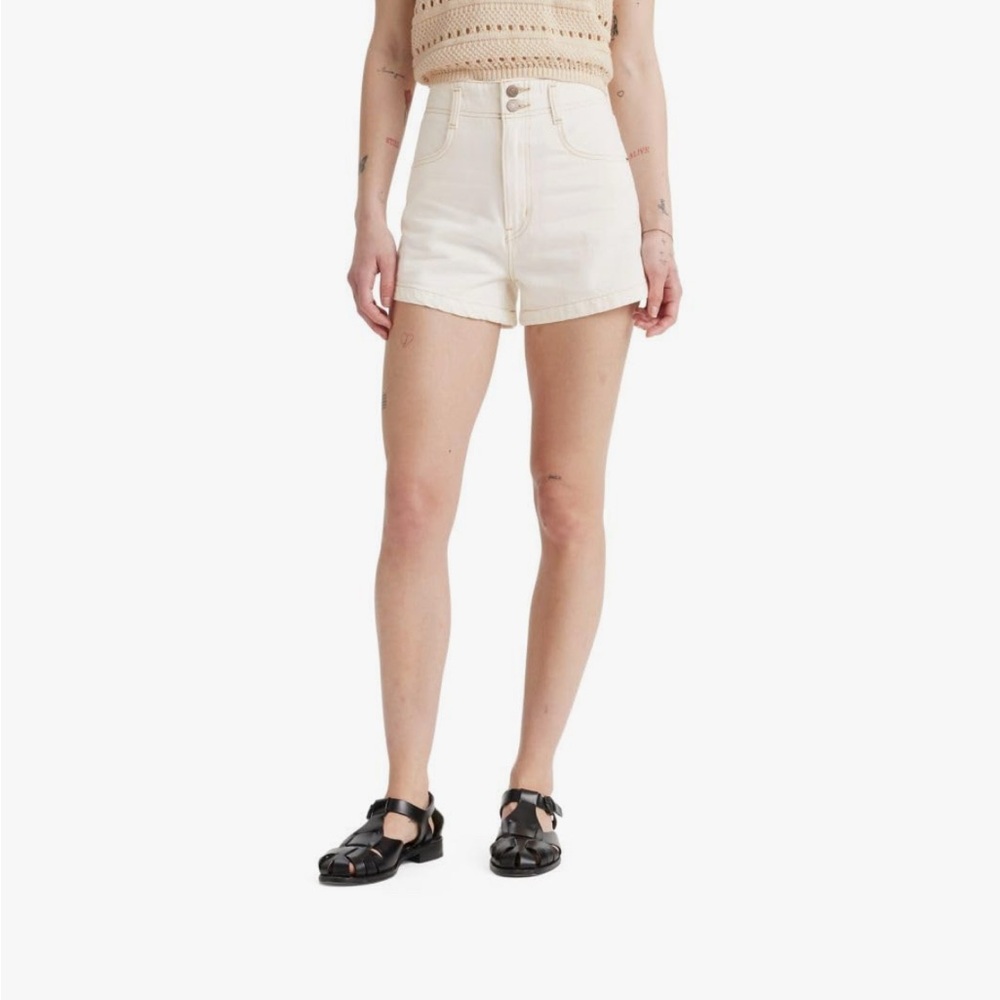 Levi's Women's High Waist Contrast Stitch Mom Shorts Ecru Ethos
